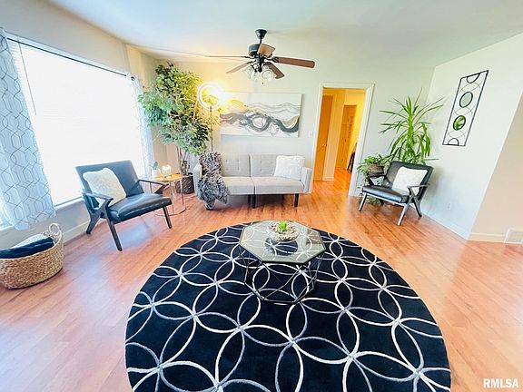 4th image of 4610 N Laurel Dr