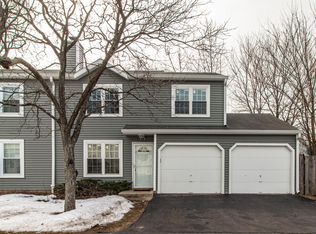 414 Normandie Ln, Round Lake Beach, IL
