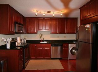 1510 Skyline Dr UNIT 9, Lowell, MA 01854