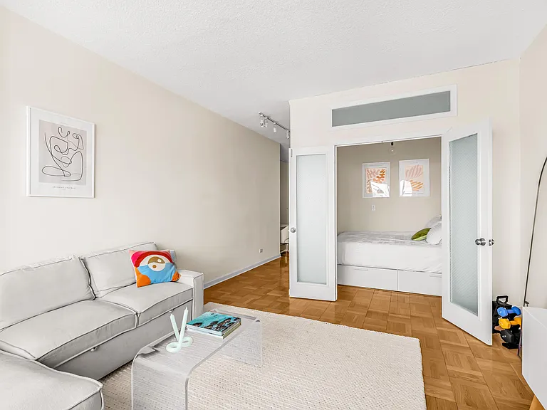 60 E 8th St #17H — Photo 4