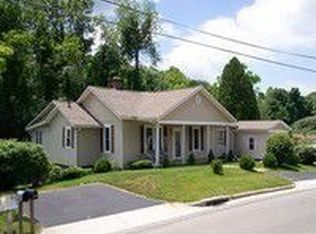 609 W Center St, Galax, VA 24333