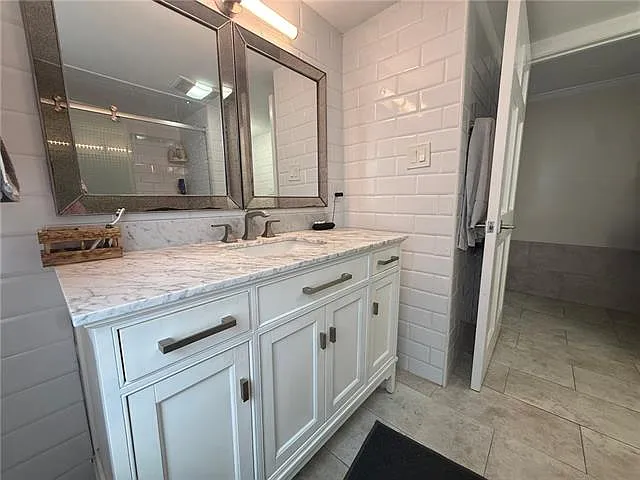 2735 Octavia St — Photo 12