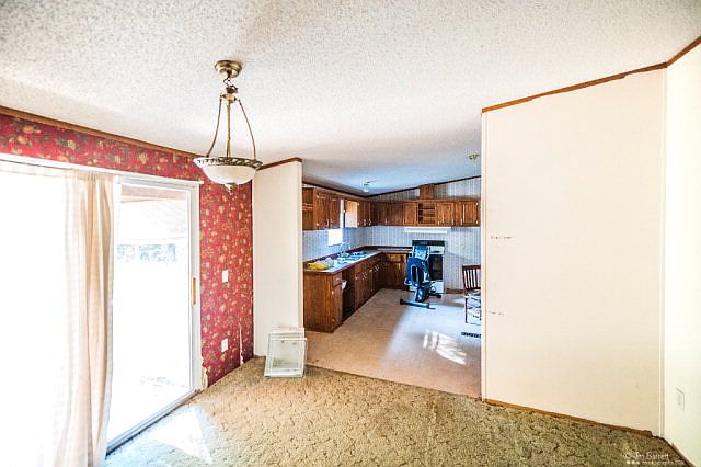 2nd image of 565 Laura Ln
