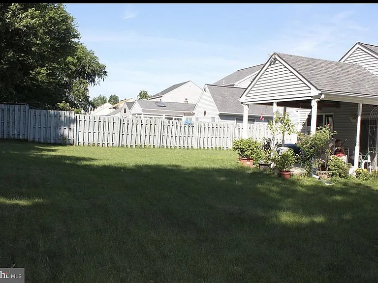 2019 Chatham Dr — Photo 2