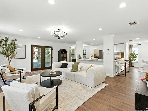 2nd image of 2610 Melrose Canyon
