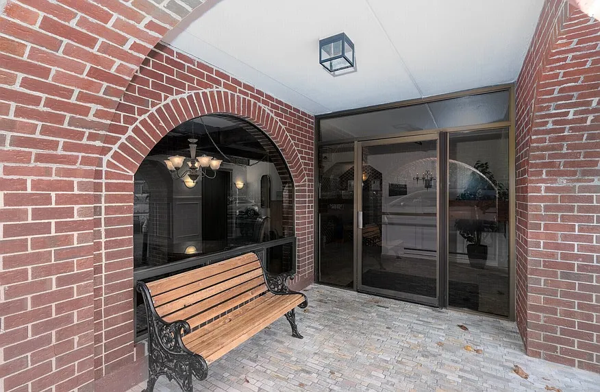 1 bed, 750 sqft, $2,100 — Photo 4