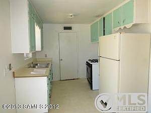 022-160822 - kitchen