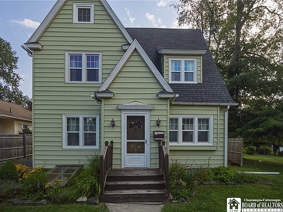 5th image of 12 Meadow Ln