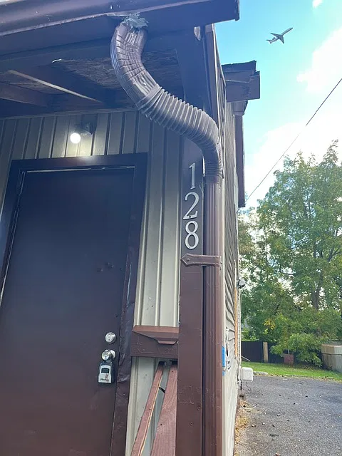 128 Myrtle St