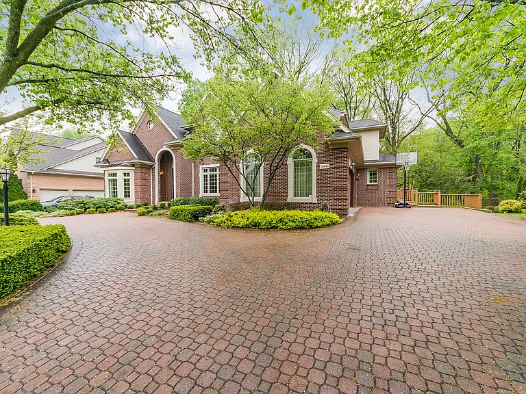 16646 Brooklane Blvd — Photo 35