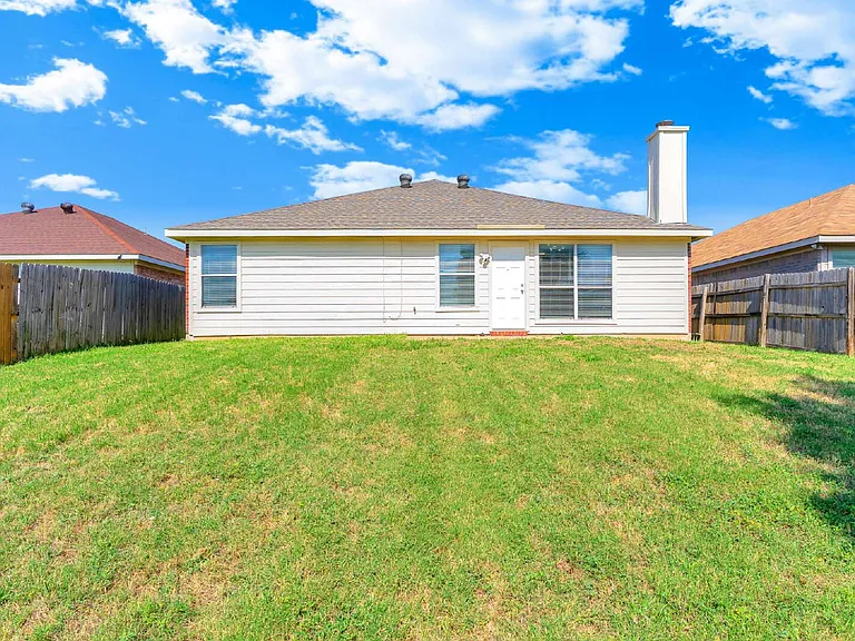 7321 Grass Valley Trl — Photo 32