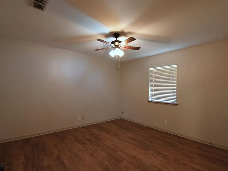 710 Kelli — Photo 17