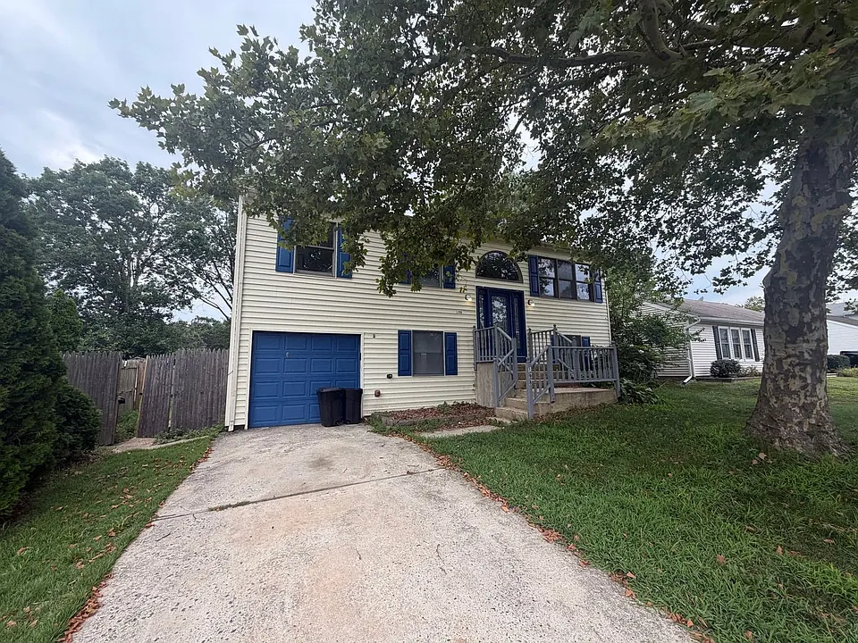 198 Village Dr