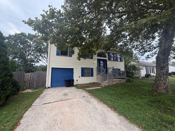 198 Village Dr, Barnegat, NJ 08005