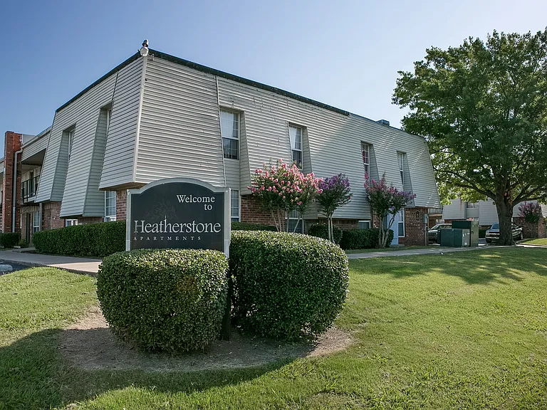 Heatherstone Apartments — Photo 18
