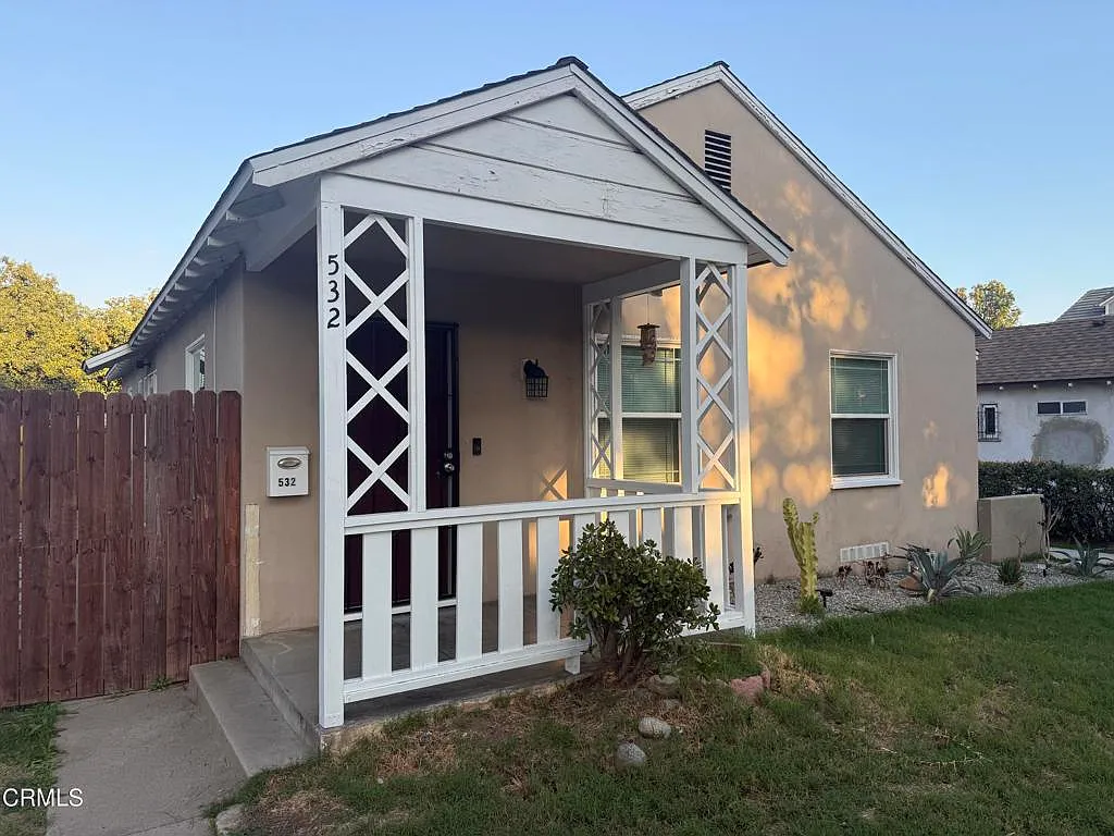 1 bed, 1.0 bath, 600 sqft, $2,400 — Photo 1