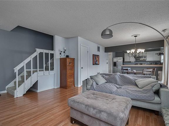 5th image of 4592 Genoa Cir