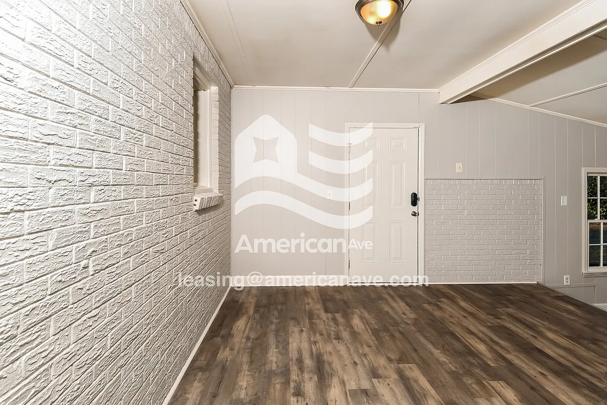 1679_002_wm_-_foyer_13471003.jpg - 1766 Springfield Ave