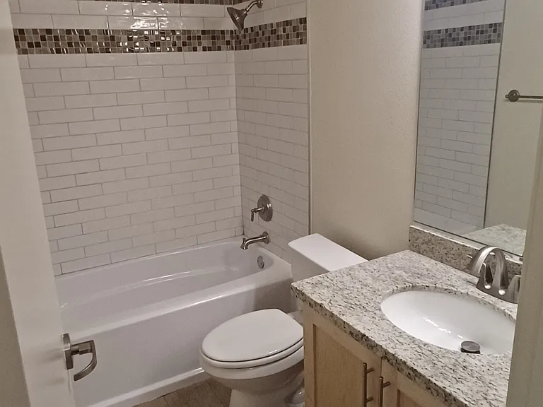 Windrose Place Pasadena — Photo 45