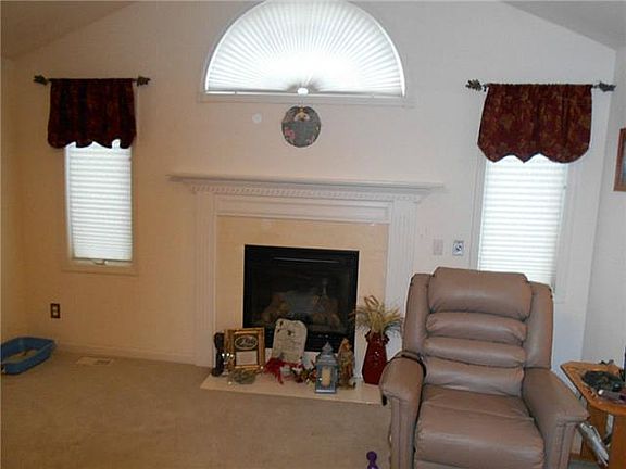 5th image of 450 Cambridge St