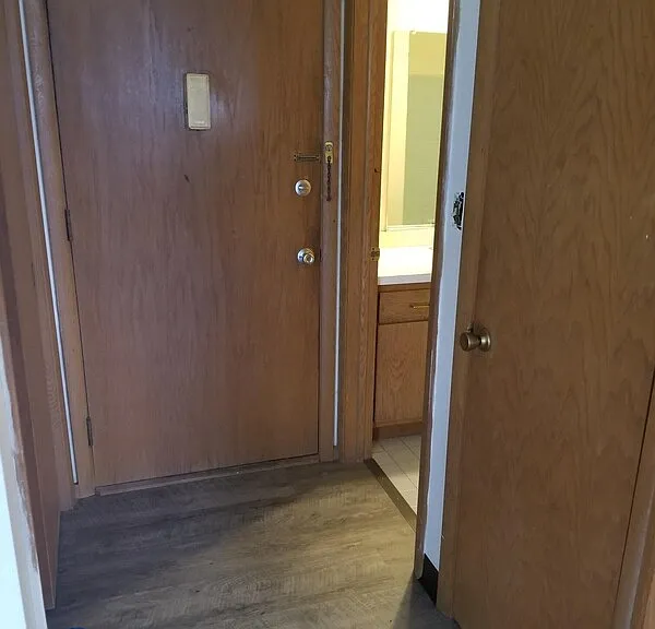 210 N Summit St #13 — Photo 9