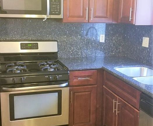5th image of 1200 S Shenandoah St #3044