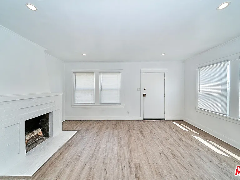 1329 S Tremaine Ave — Photo 8