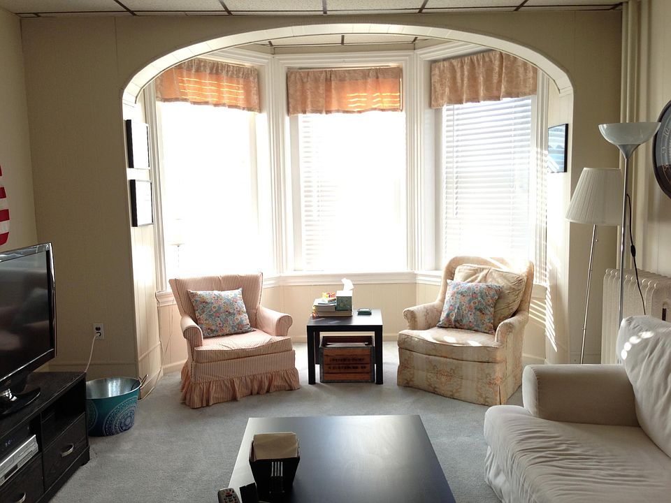 Large living room with Bay Window