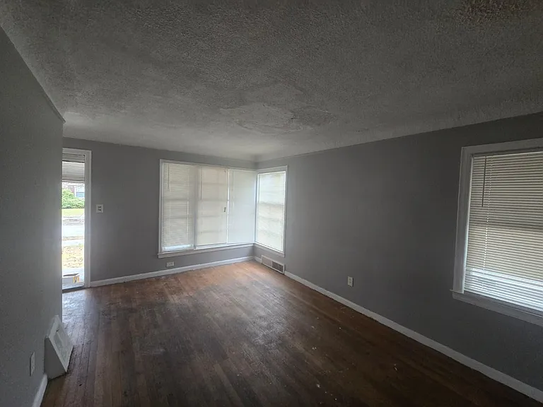 7485 Memorial Ave — Photo 8