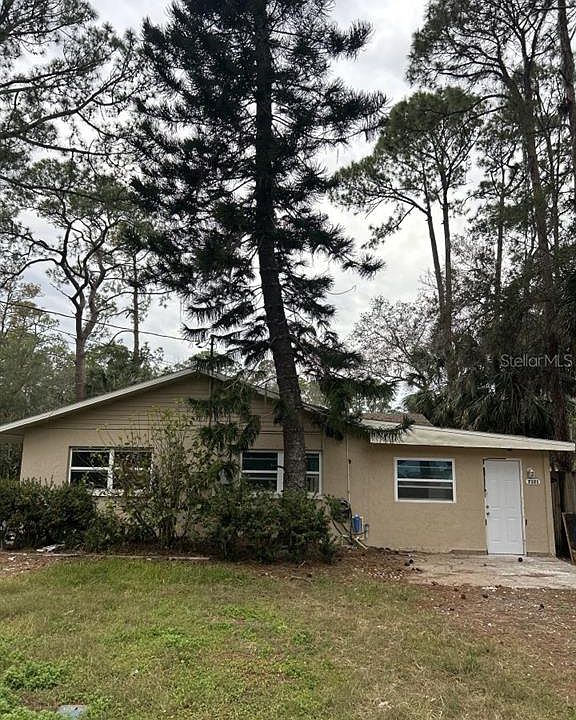 1st image of 7119 Oakwood Dr