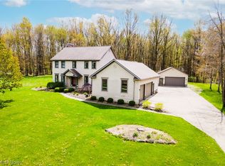 8105 Caymen Ct, Canfield, OH 44406
