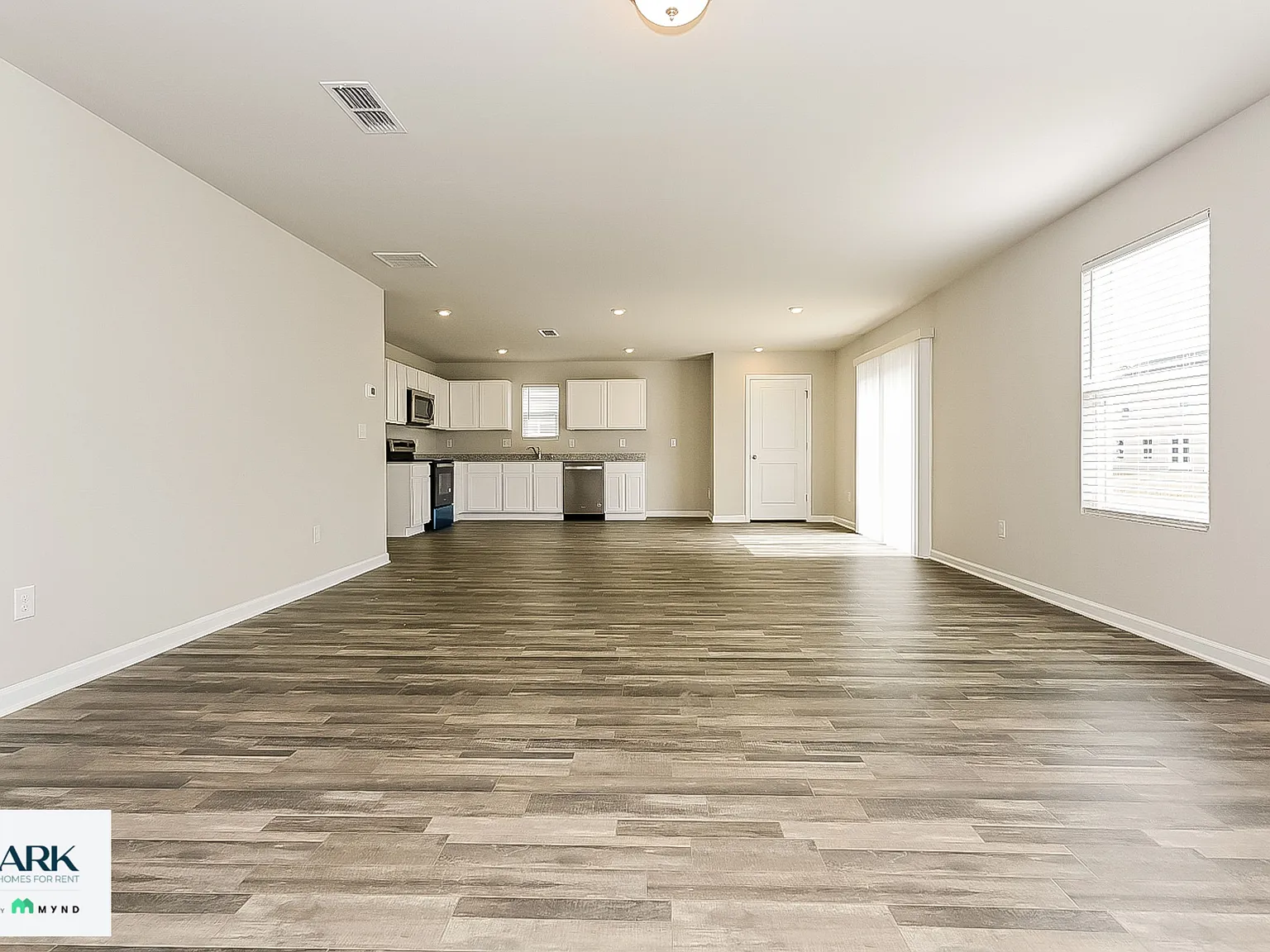4 bed, 3.0 bath, 2376 sqft, $2,199 — Photo 3
