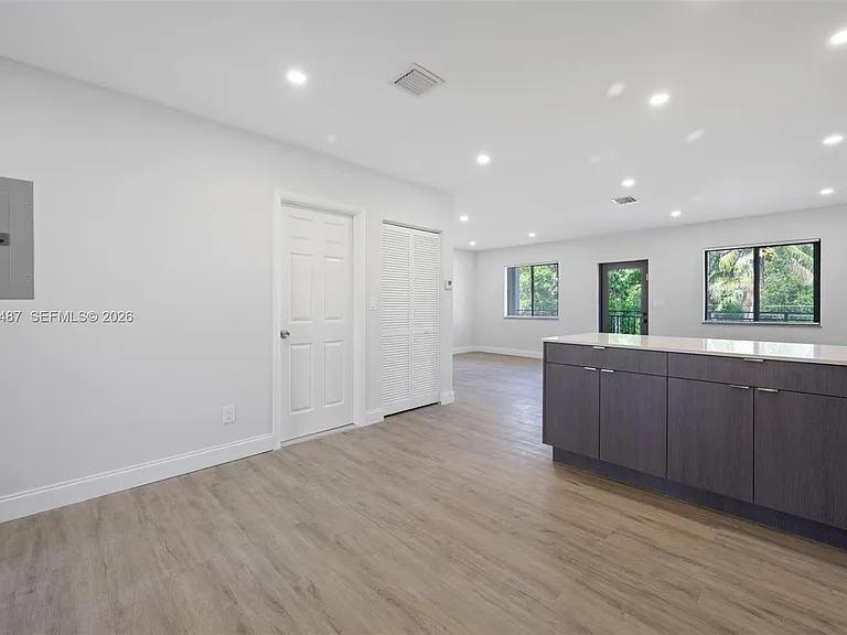 349 NW 40th St #203 — Photo 7