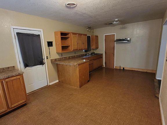 4th image of 1016 Illinois St