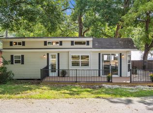 26090 223rd Ave, Delhi, IA 52223