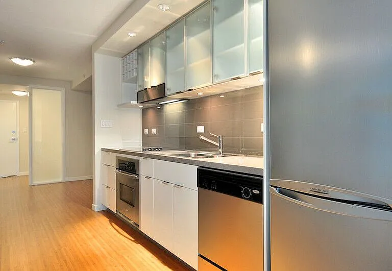 168 Powell St #205 — Photo 3