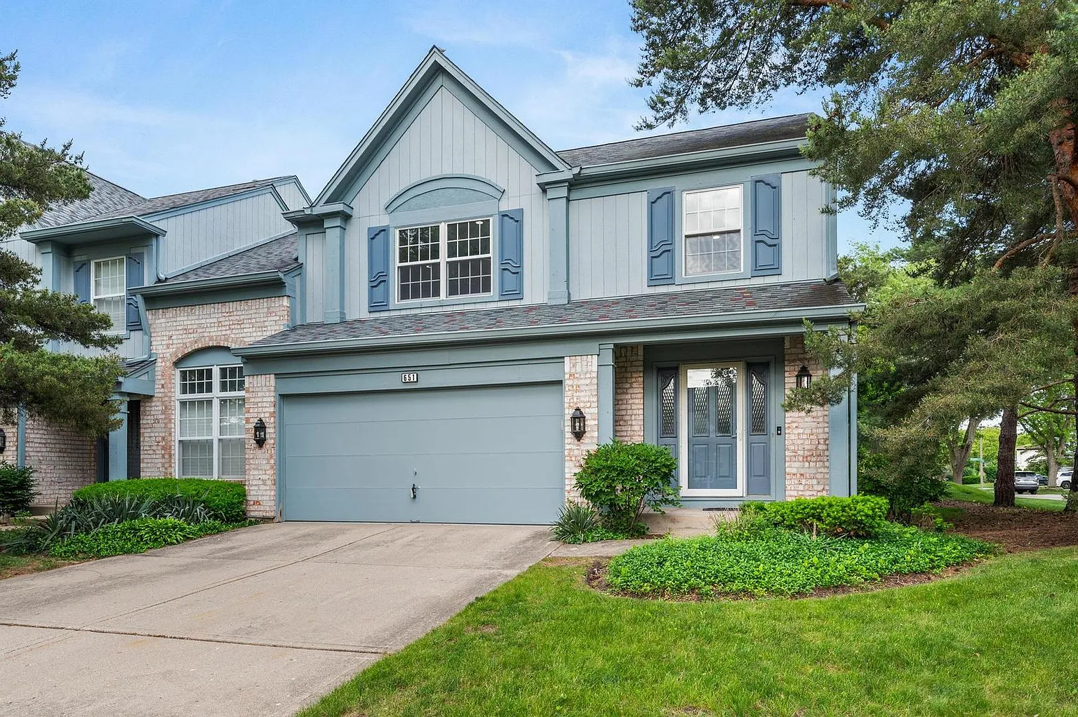 651 Marseilles Cir photo 1