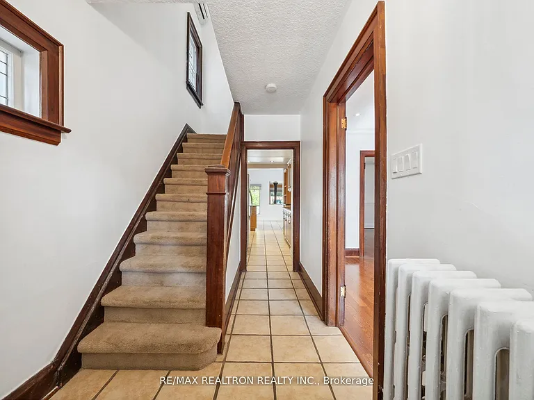 186 Wanless Ave — Photo 8