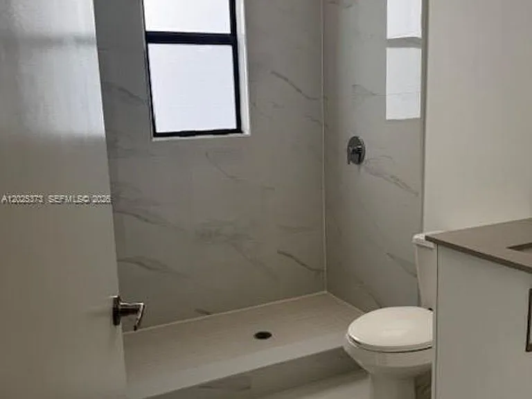 152 NW 10th Pl #152-D — Photo 14