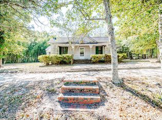 519 Carthage St, Cameron, NC 28326