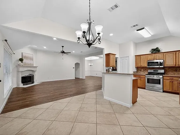 313 Cave River Dr — Photo 5
