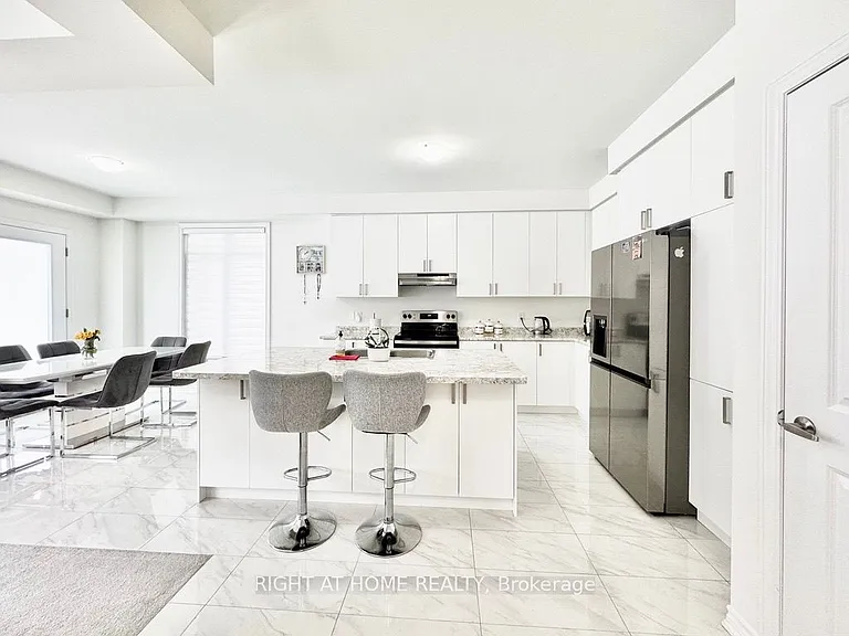79 Calypso Ave — Photo 3