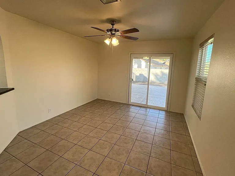 1321 E Morrow Dr — Photo 18