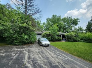 2014 Covered Bridge Rd, Cedarburg, WI 53012