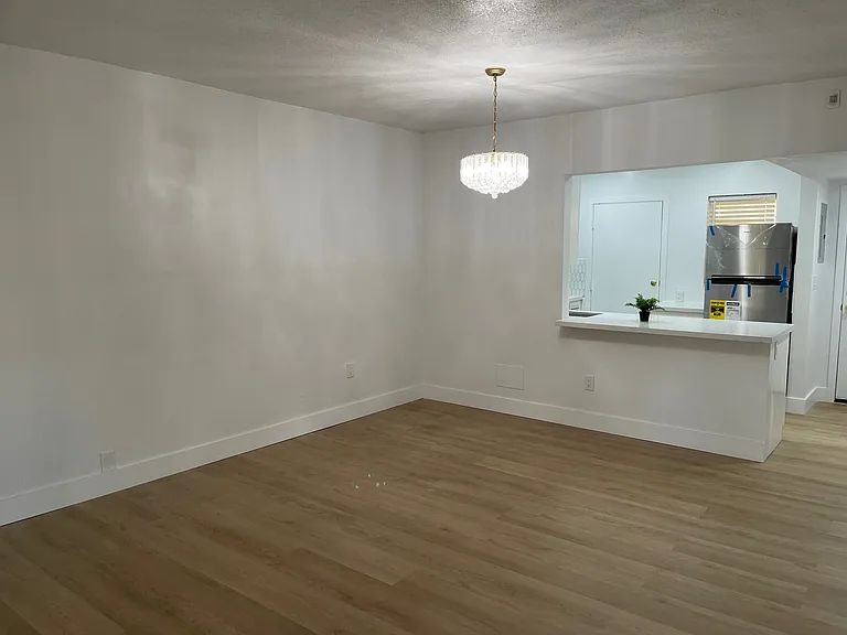 9175 SW 77th Ave #304 — Photo 4