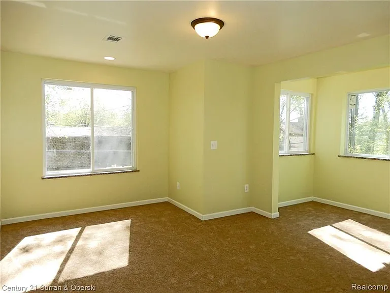 6550 N Inkster Rd — Photo 12