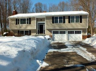 20 Green Acres Ln, Trumbull, CT 06611