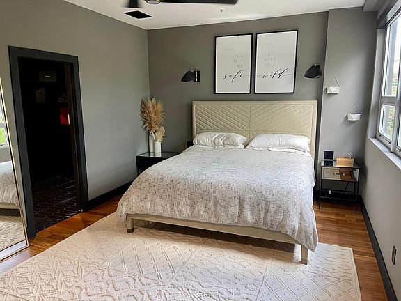 5th image of 325 5th Ave S Unit 12
