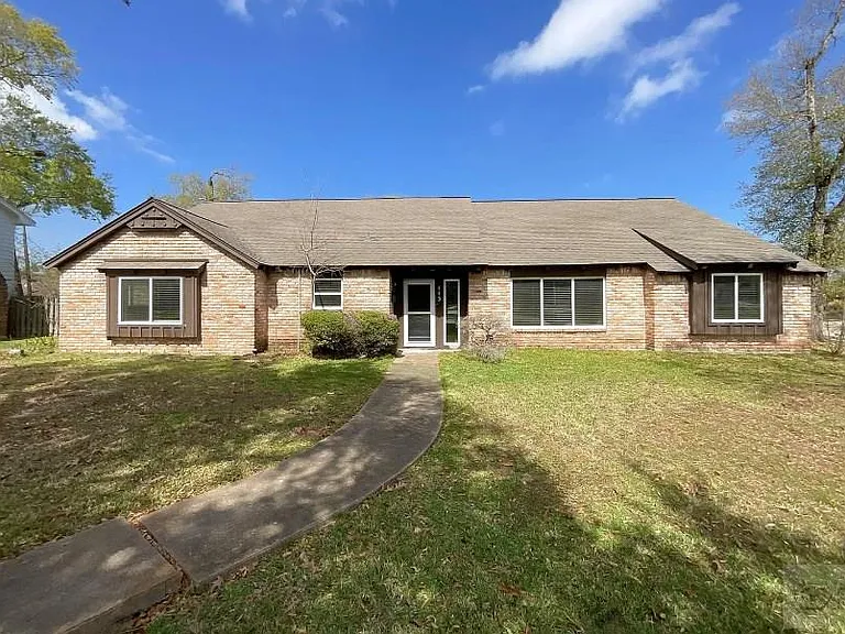 443 Bayou View Dr — Photo 2