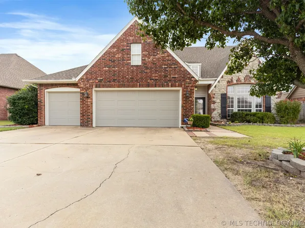 2449 S Tamarack Ave, Broken Arrow, OK 74012